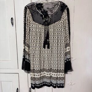 Esley Lace Bell Sleeve Boho Mini Dress Yellow/ Black Size Large